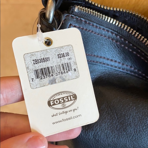 Fossil Black Leather Brand New Shoulder Bag 🖤 - Picture 3 of 13